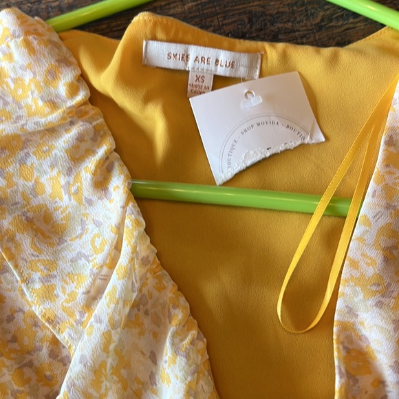 Floral Yellow Spring Top Size XS - Picture 3 of 7